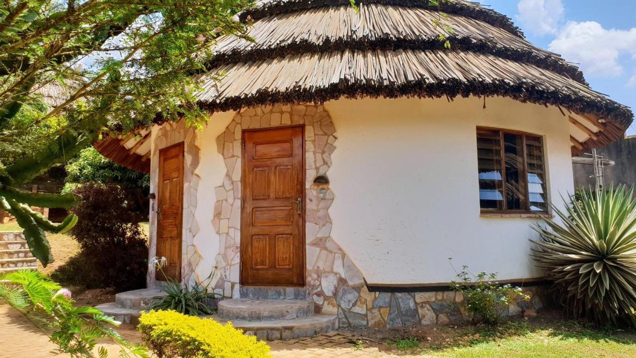 Banda Lodge Masaka Exterior photo